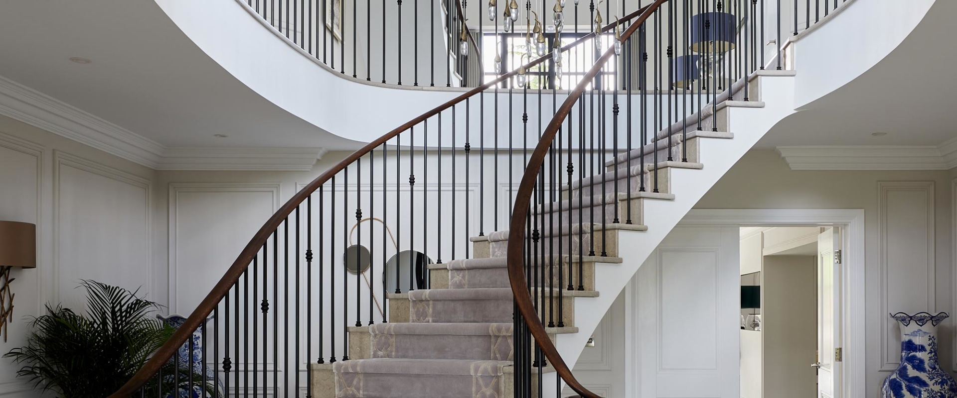 The Role Of Bespoke Staircases In Luxury Home Renovation In The United Kingdom